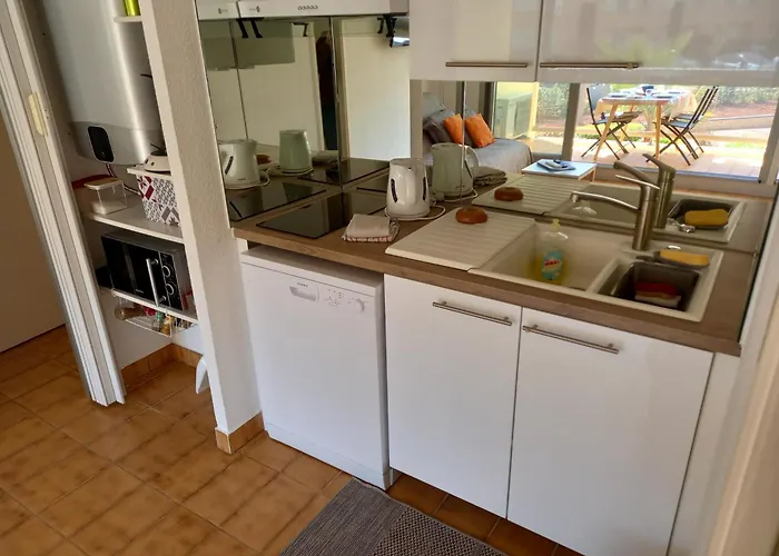 Helios 24, T2 Climatise, Parking, Terrasse, 500m *