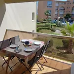 Helios 24, T2 Climatise, Parking, Terrasse, 500m דירה *