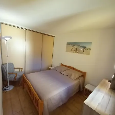 Helios 24, T2 Climatise, Parking, Terrasse, 500m Apartmán *