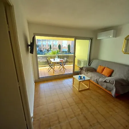 Apartment Helios 24, T2 Climatise, Parking, Terrasse, 500m *