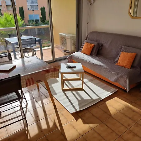 Helios 24, T2 Climatise, Parking, Terrasse, 500m *