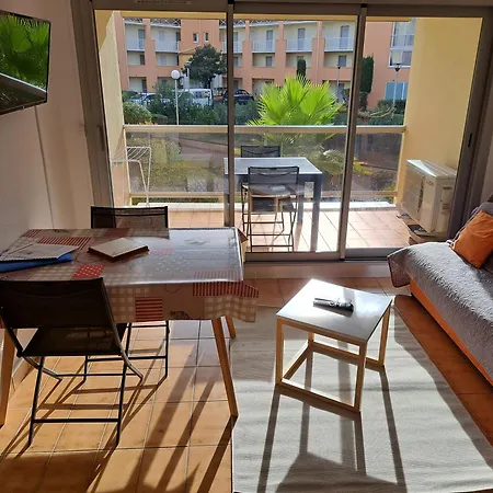 Helios 24, T2 Climatise, Parking, Terrasse, 500m * Agde