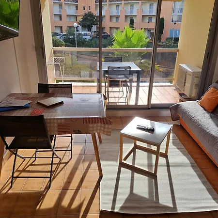 Helios 24, T2 Climatise, Parking, Terrasse, 500m Agde