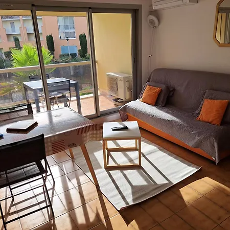 Helios 24, T2 Climatise, Parking, Terrasse, 500m Apartment Agde