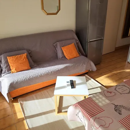 Helios 24, T2 Climatise, Parking, Terrasse, 500m Apartment *