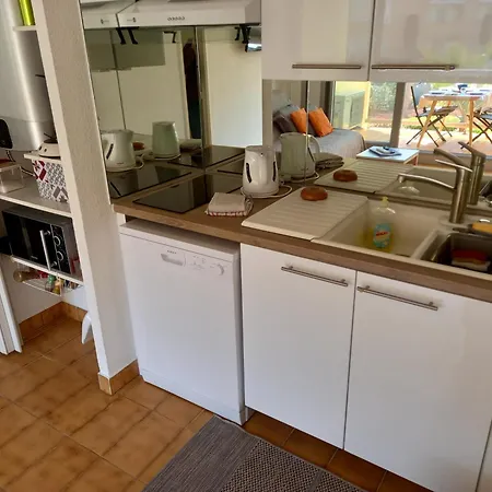 Hélios 24, T2 Climatisé, Parking, Terrasse, 500m *
