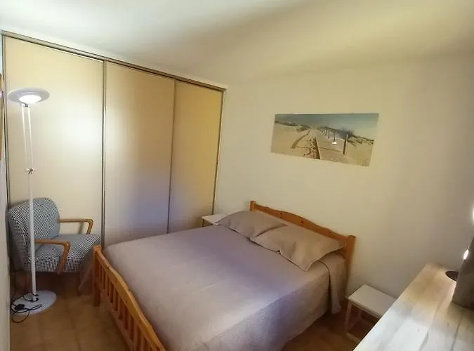 Helios 24, T2 Climatise, Parking, Terrasse, 500m Apartment *