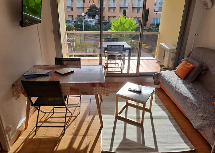 Helios 24, T2 Climatise, Parking, Terrasse, 500m Agde