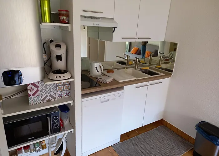 Helios 24, T2 Climatise, Parking, Terrasse, 500m Апартаменты