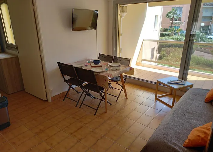 Helios 24, T2 Climatise, Parking, Terrasse, 500m Апартаменты Агд